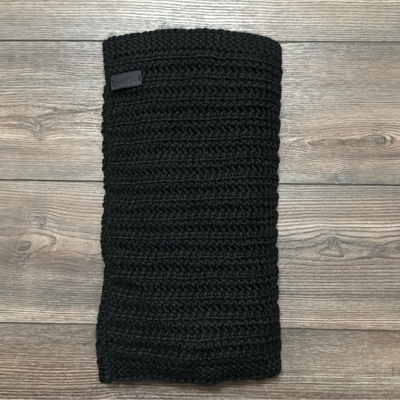 NEW COACH Authentic Black Knit Scarf SZ: O/S - Picture 1 of 1
